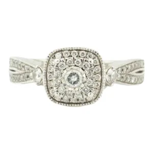 0.53ctw Round Diamond Halo Ring in 14K White Gold - Size 7