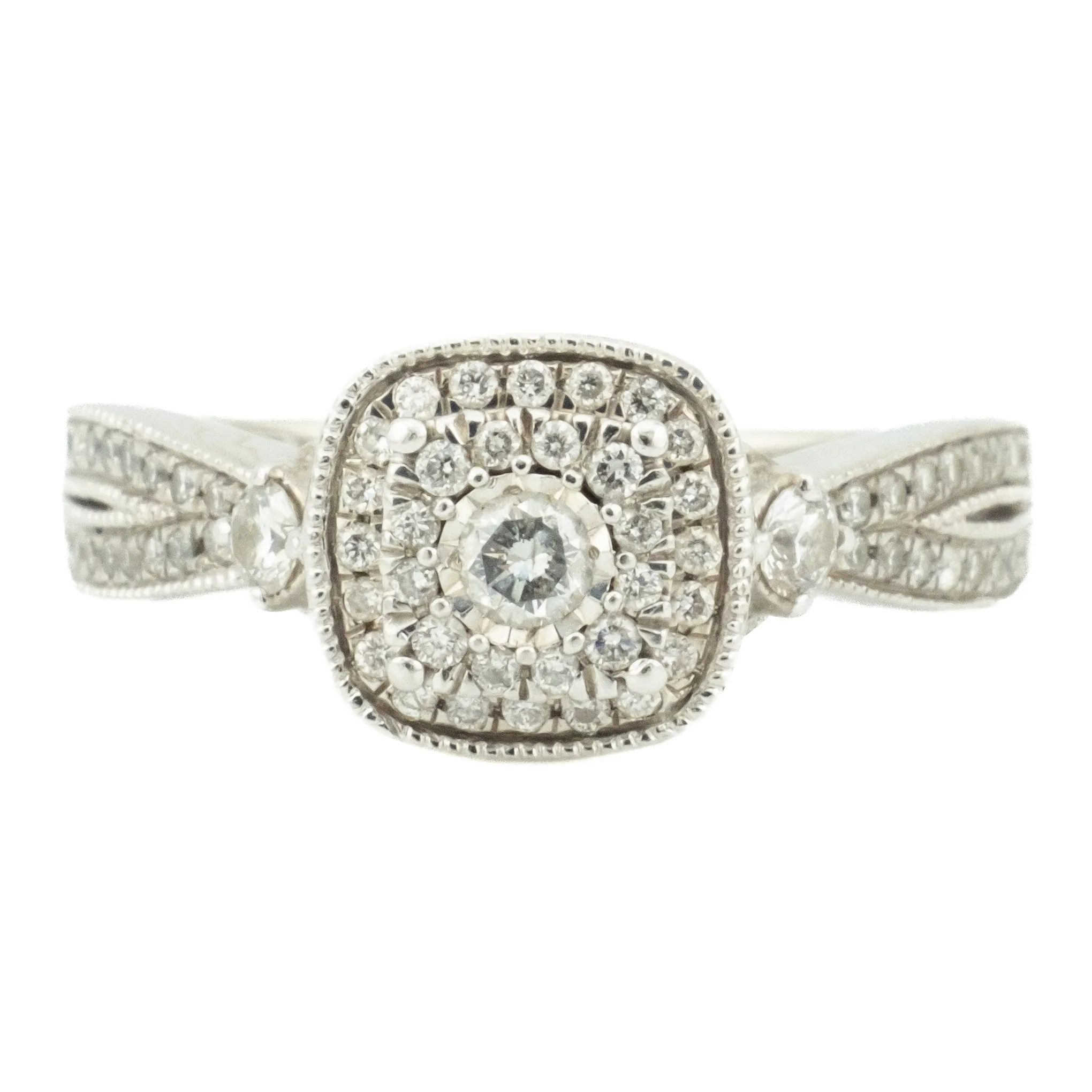 0.53ctw Round Diamond Halo Ring in 14K White Gold - Size 7