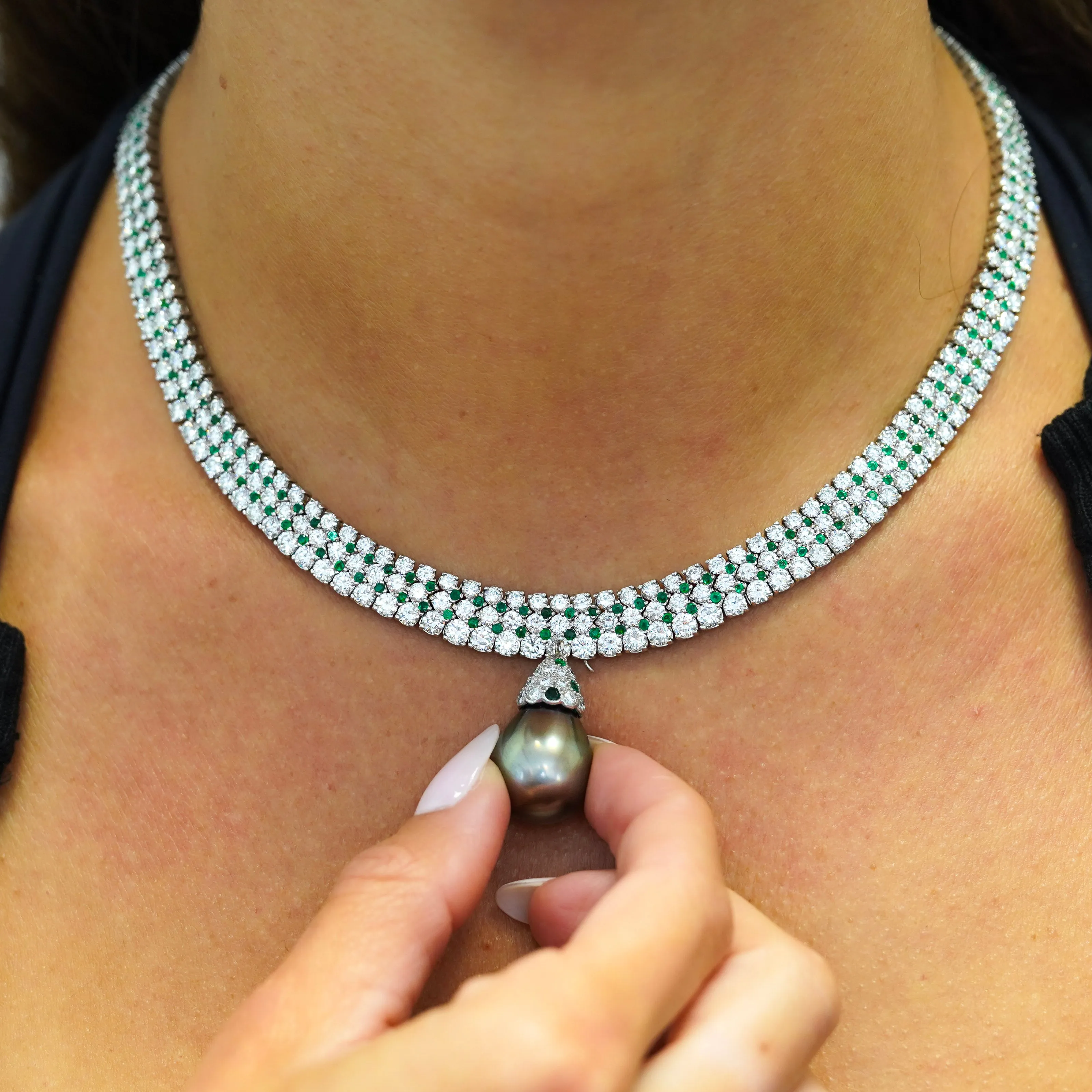 27 Carat Diamond and Emerald Flexible Choker Necklace in 18k White Gold
