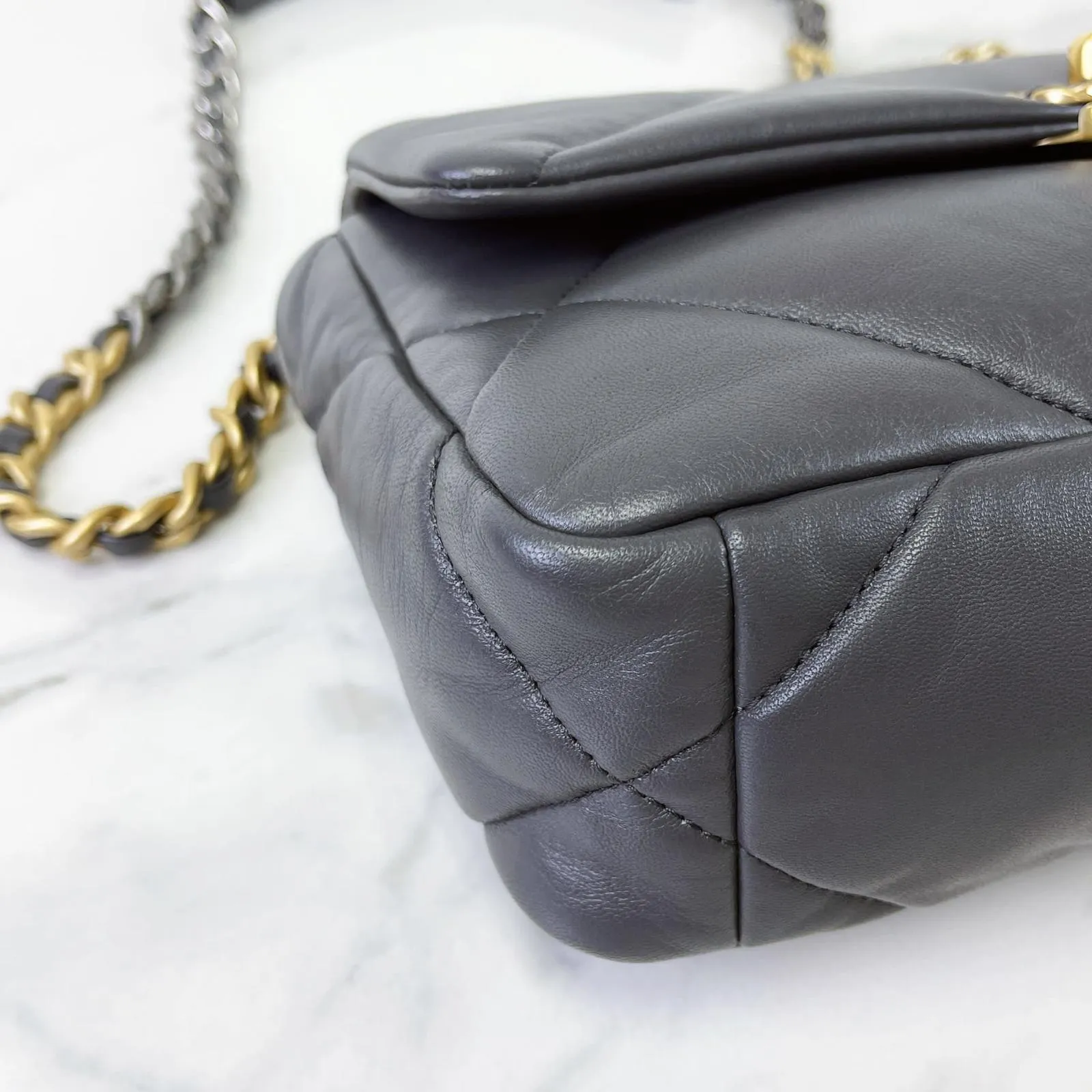 Chanel 19 Small