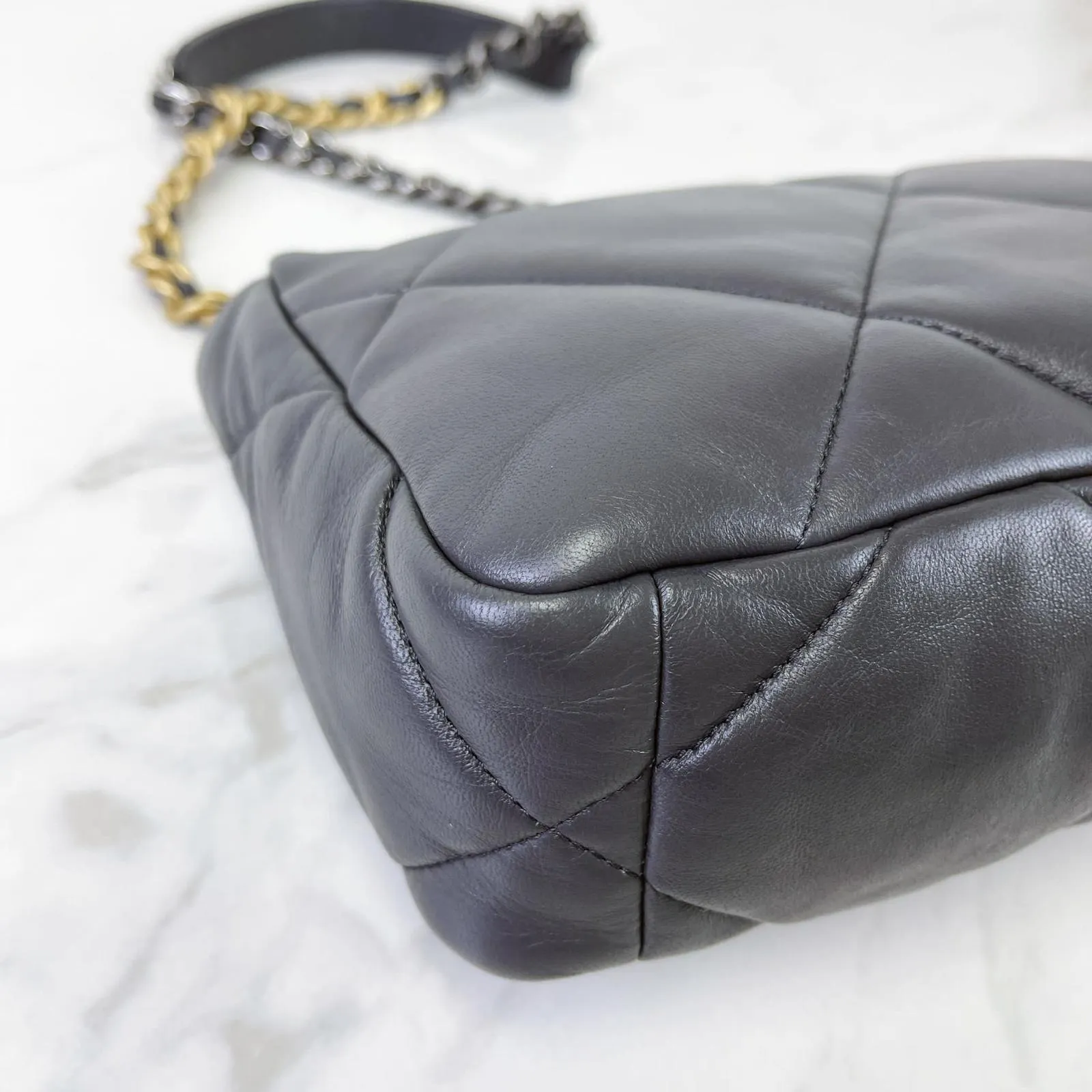 Chanel 19 Small