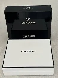 Chanel 31 Le Rouge Lacquered Wood Case With Mirror