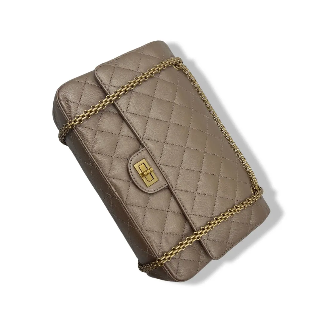 Chanel Classic Reissue 2.55, Size 226/28 cm/Medium