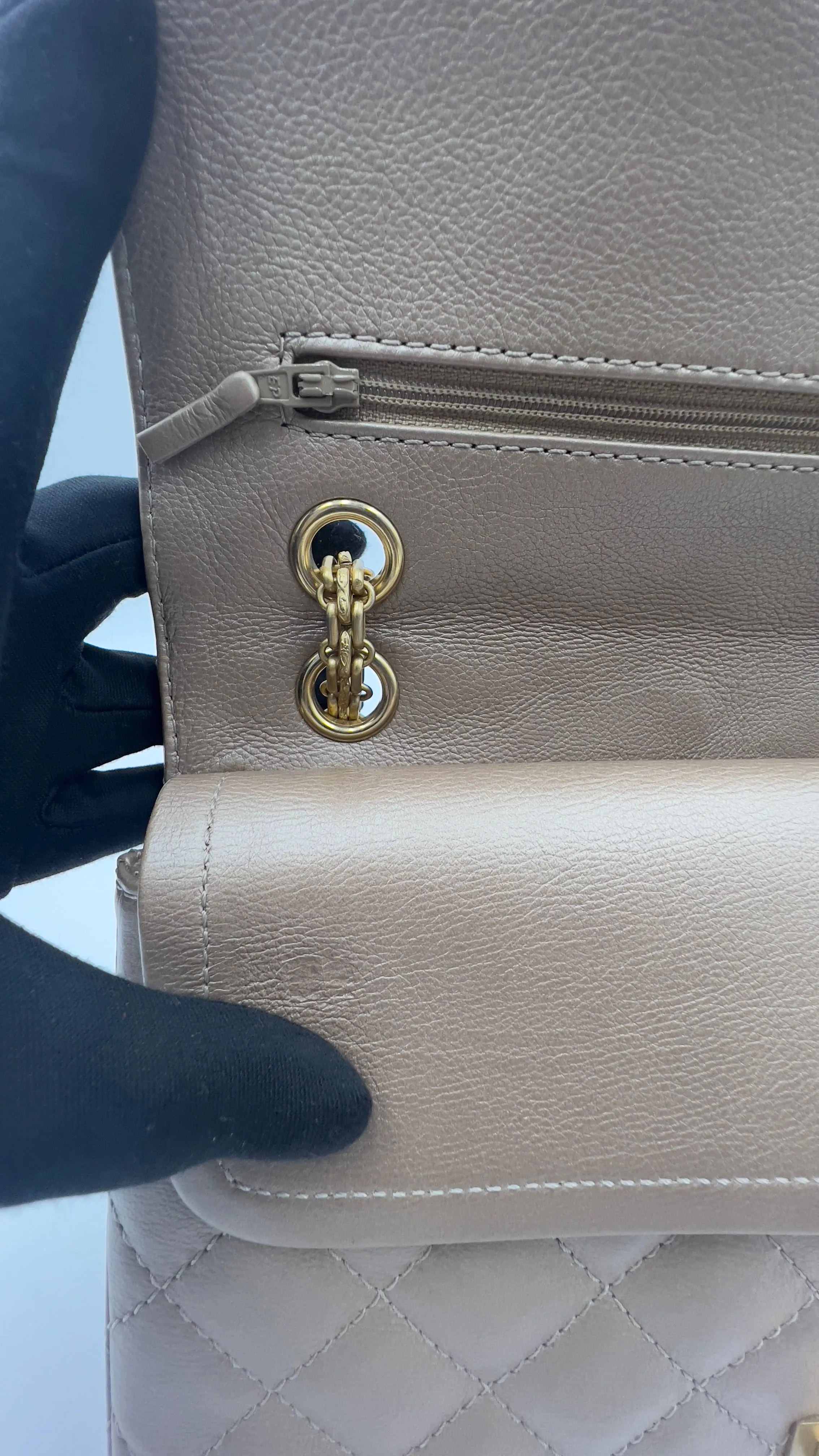 Chanel Classic Reissue 2.55, Size 226/28 cm/Medium
