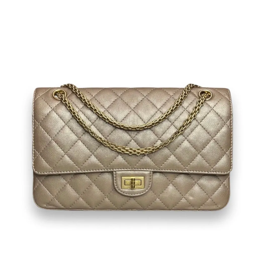 Chanel Classic Reissue 2.55, Size 226/28 cm/Medium