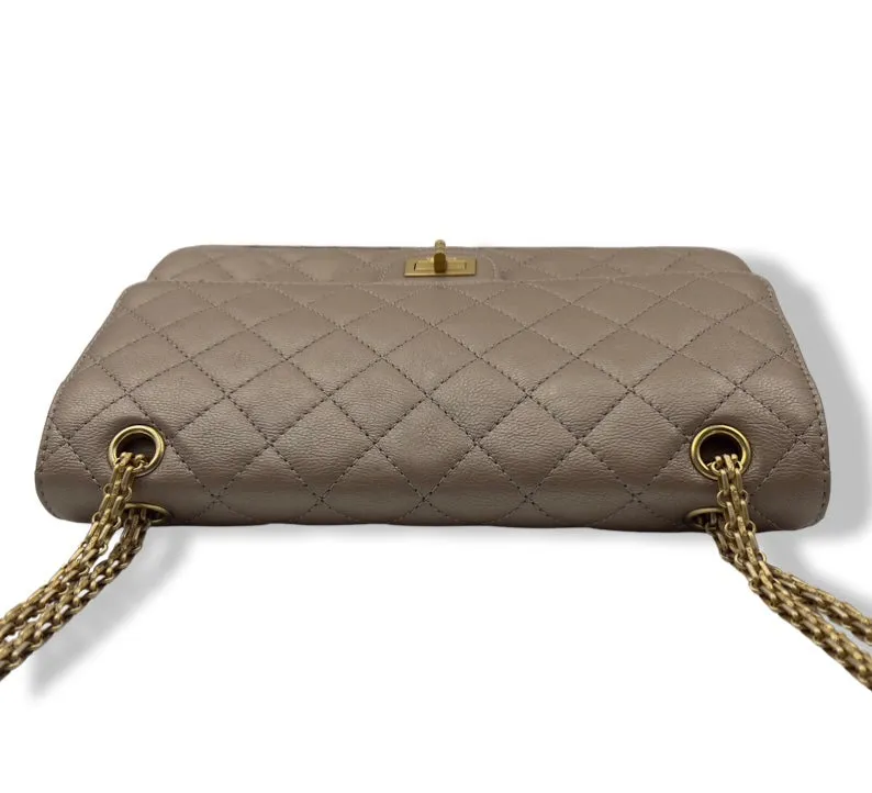 Chanel Classic Reissue 2.55, Size 226/28 cm/Medium