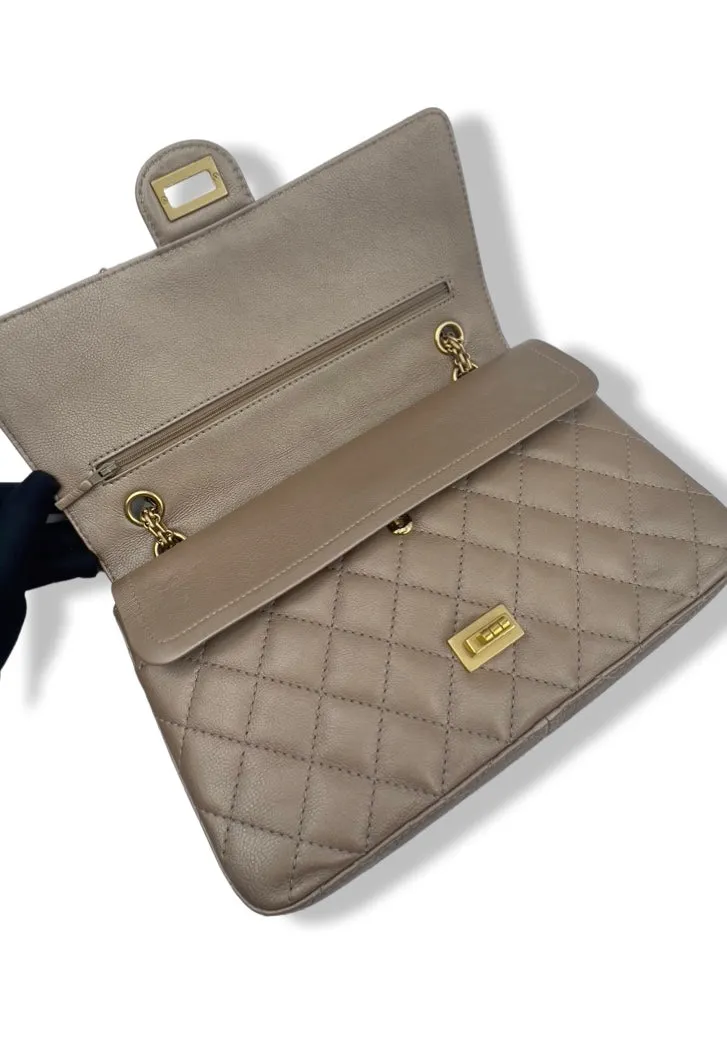 Chanel Classic Reissue 2.55, Size 226/28 cm/Medium
