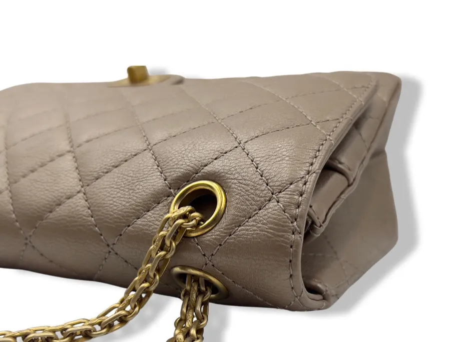 Chanel Classic Reissue 2.55, Size 226/28 cm/Medium