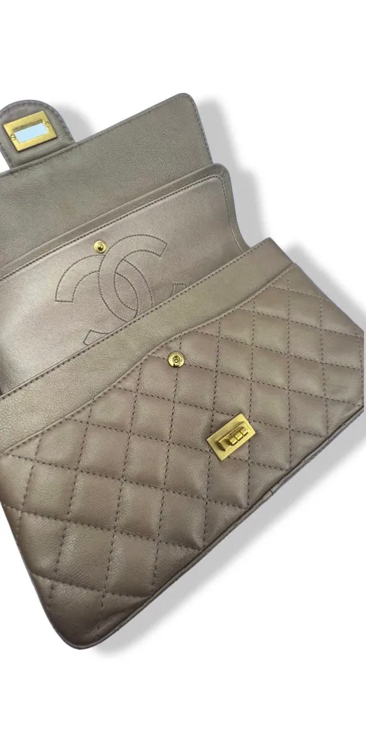 Chanel Classic Reissue 2.55, Size 226/28 cm/Medium
