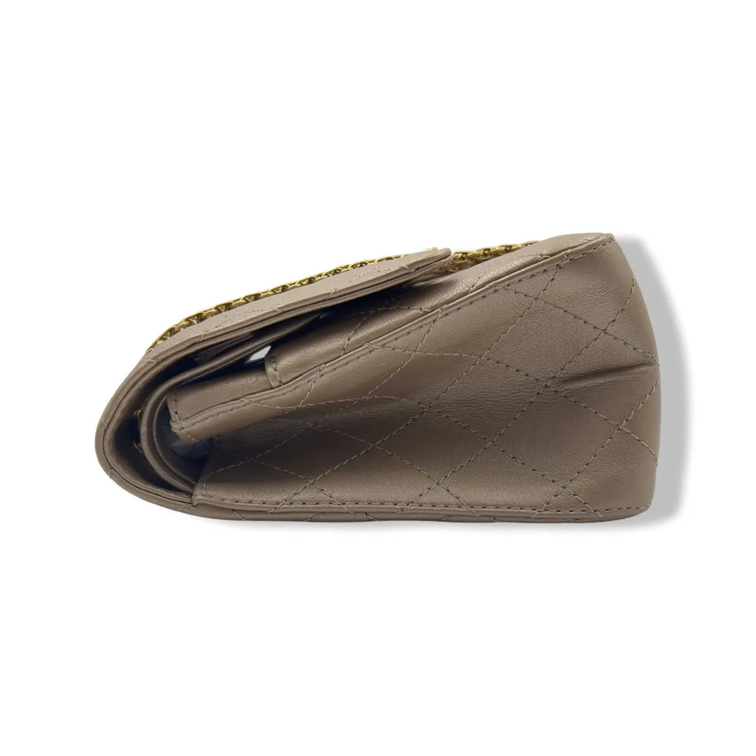 Chanel Classic Reissue 2.55, Size 226/28 cm/Medium