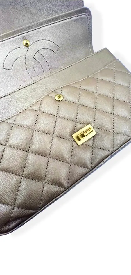 Chanel Classic Reissue 2.55, Size 226/28 cm/Medium