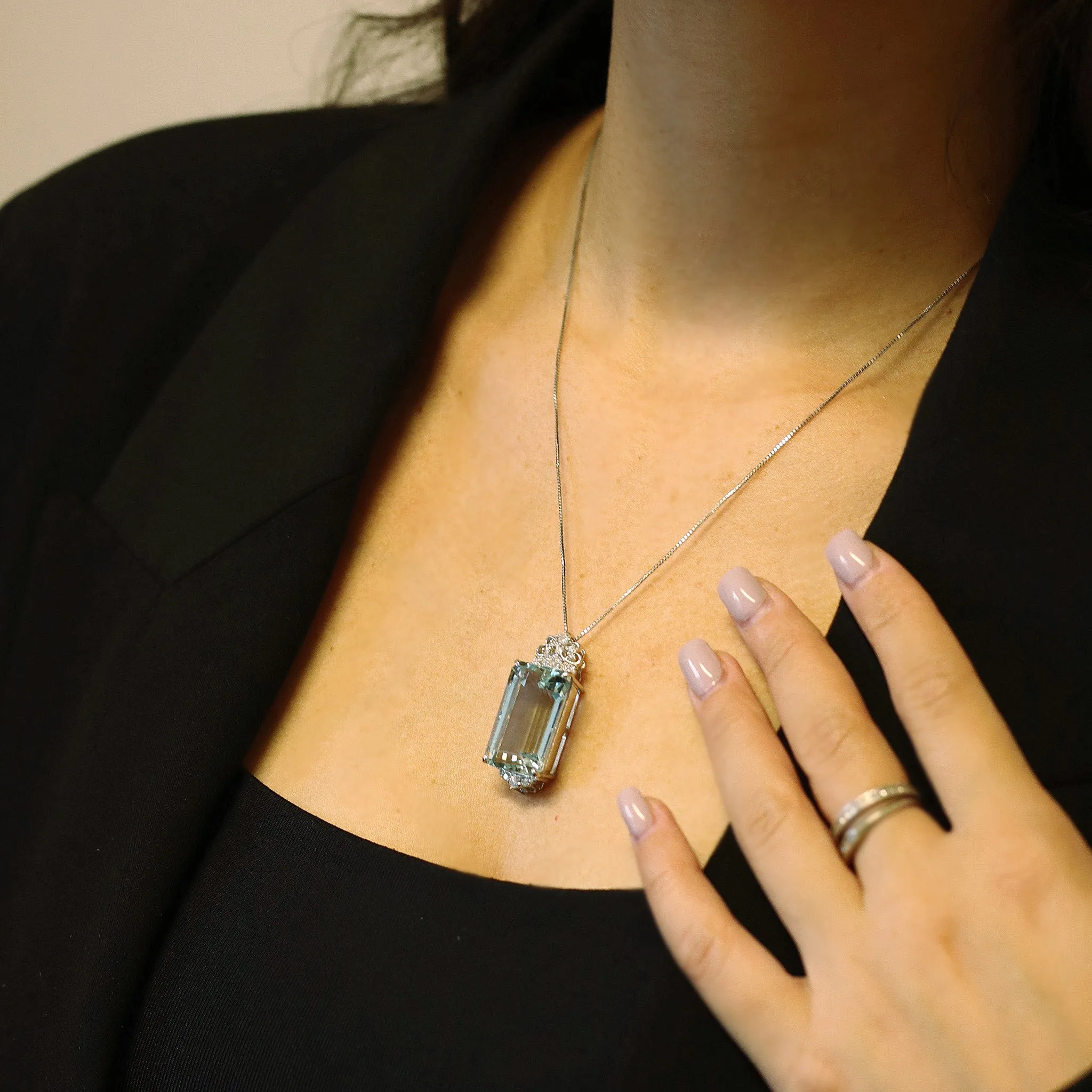 Post-1980s Platinum Diamond & Aquamarine Necklace