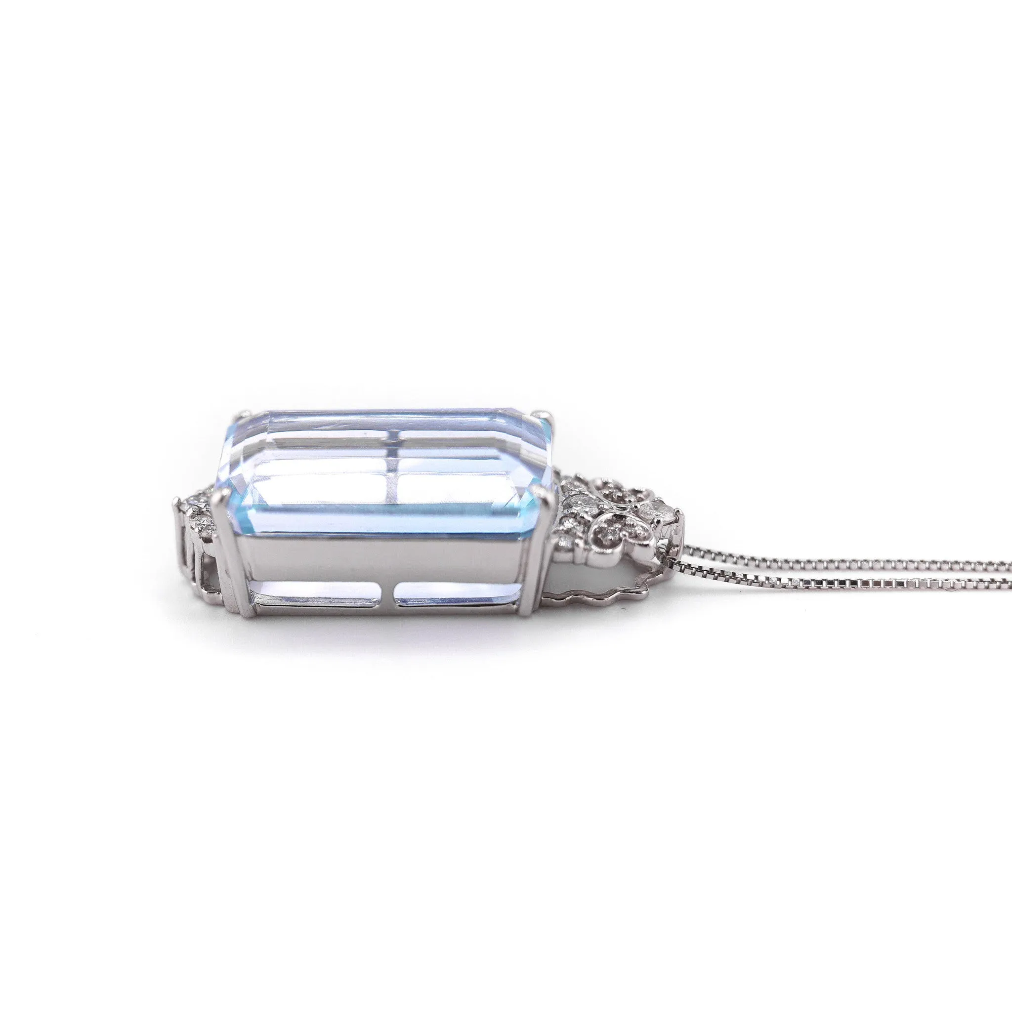 Post-1980s Platinum Diamond & Aquamarine Necklace