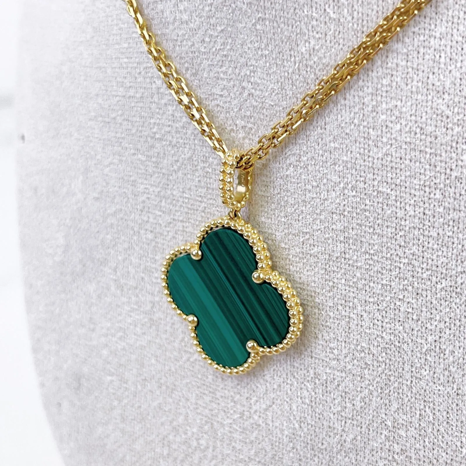 Van Cleef and Arpels Magic Alhambra 1 Motif Pendant and Necklace- Vca